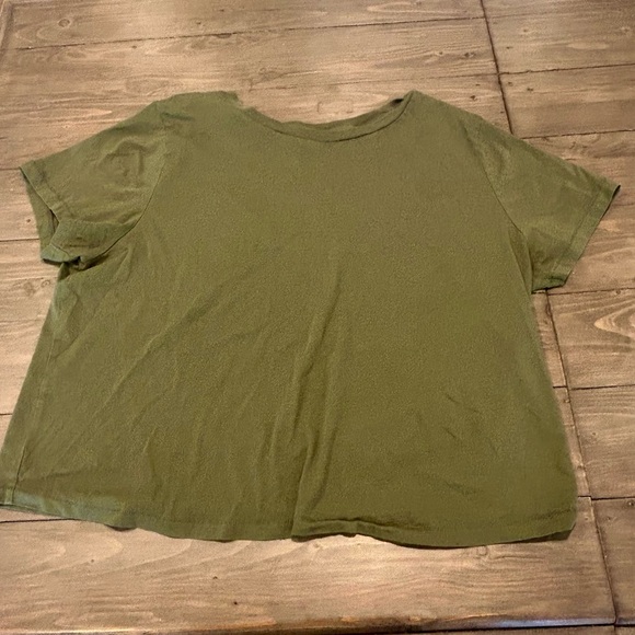 Universal Thread tshirt, olive green, womans size xxl - Picture 5 of 6